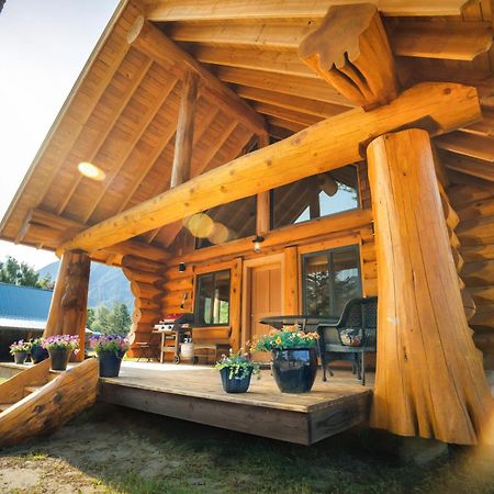 Bella Coola Grizzly Tours And Resort Hagensborg Esterno foto
