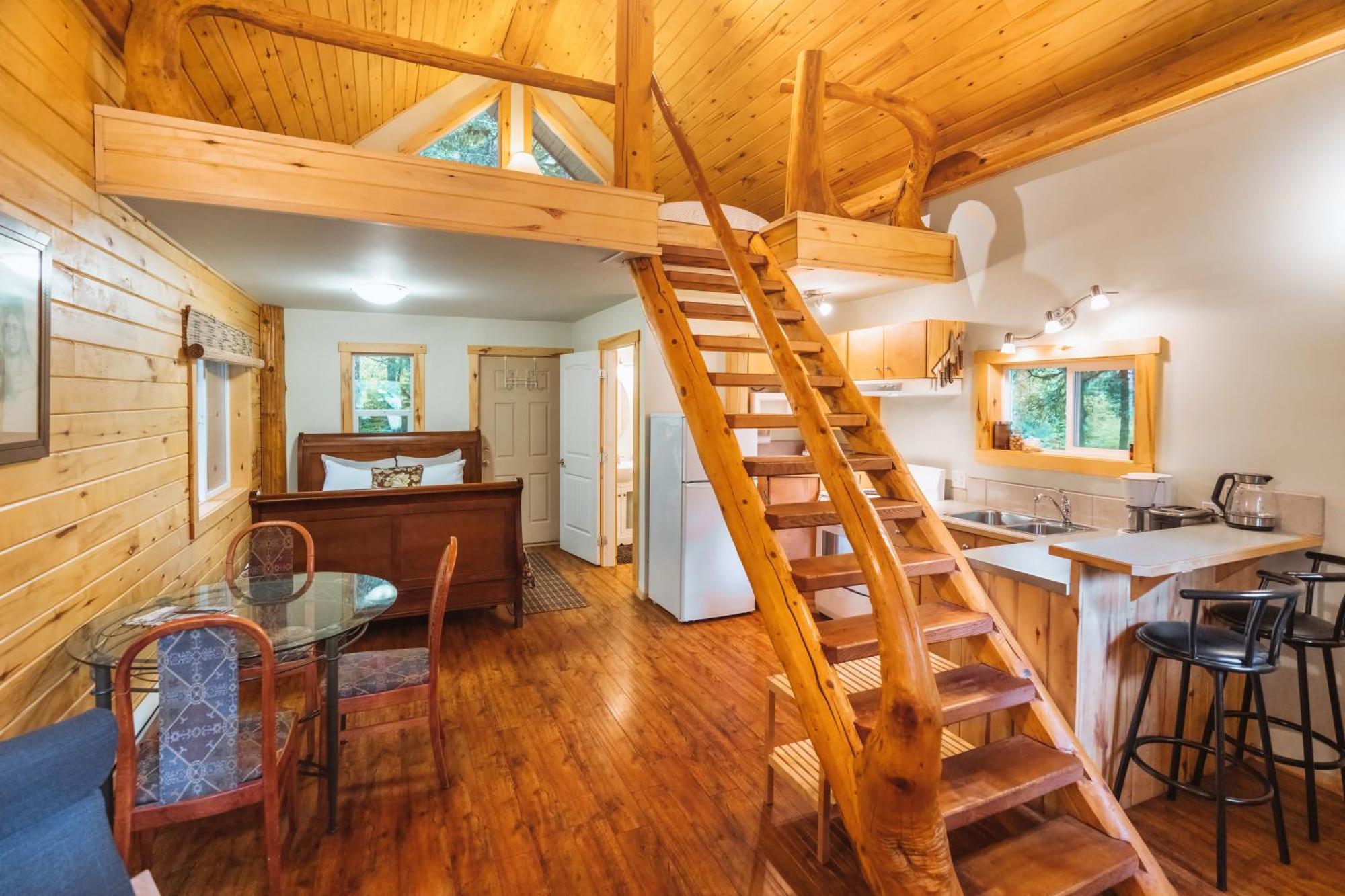 Bella Coola Grizzly Tours And Resort Hagensborg Esterno foto