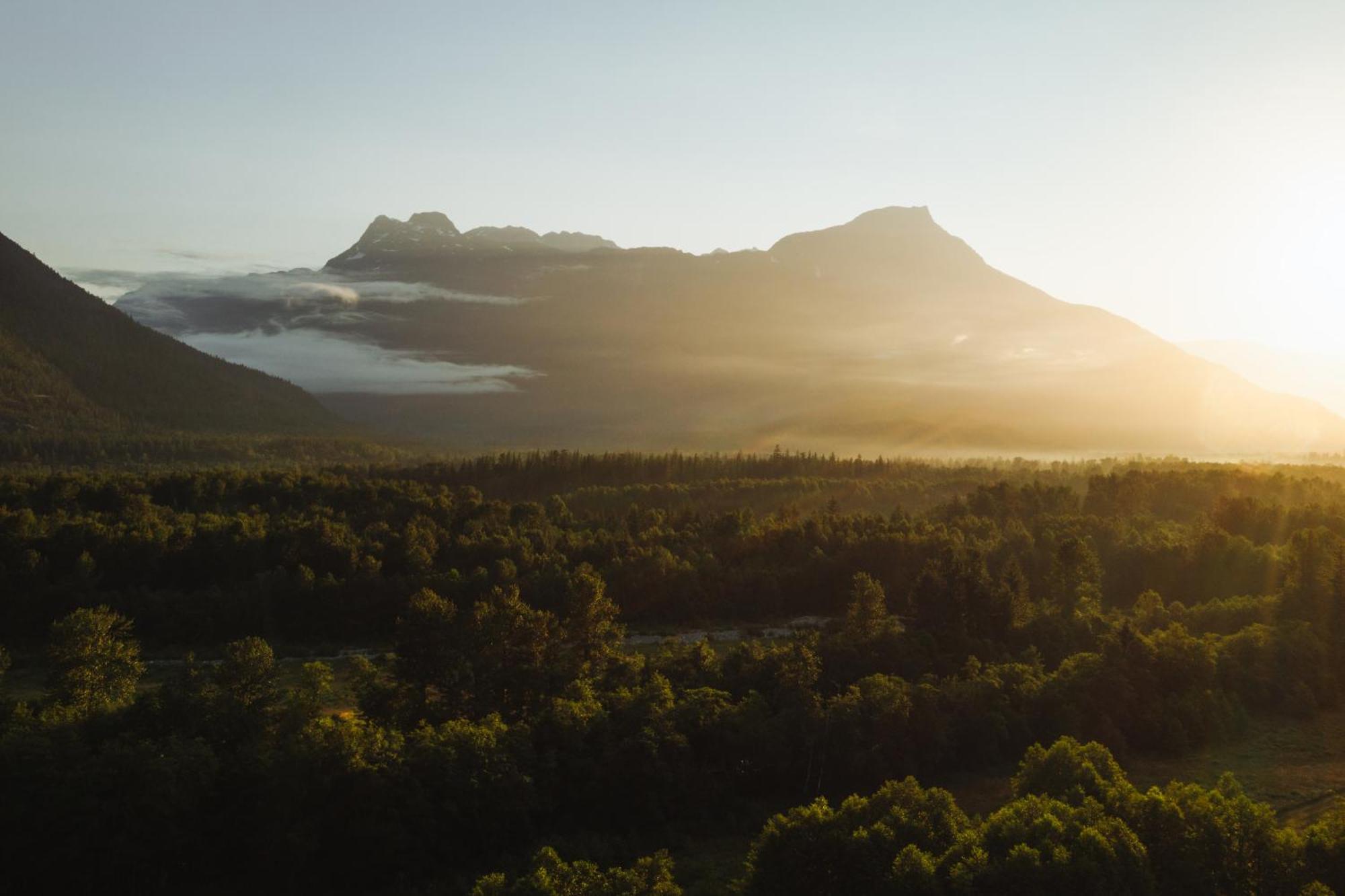 Bella Coola Grizzly Tours And Resort Hagensborg Esterno foto