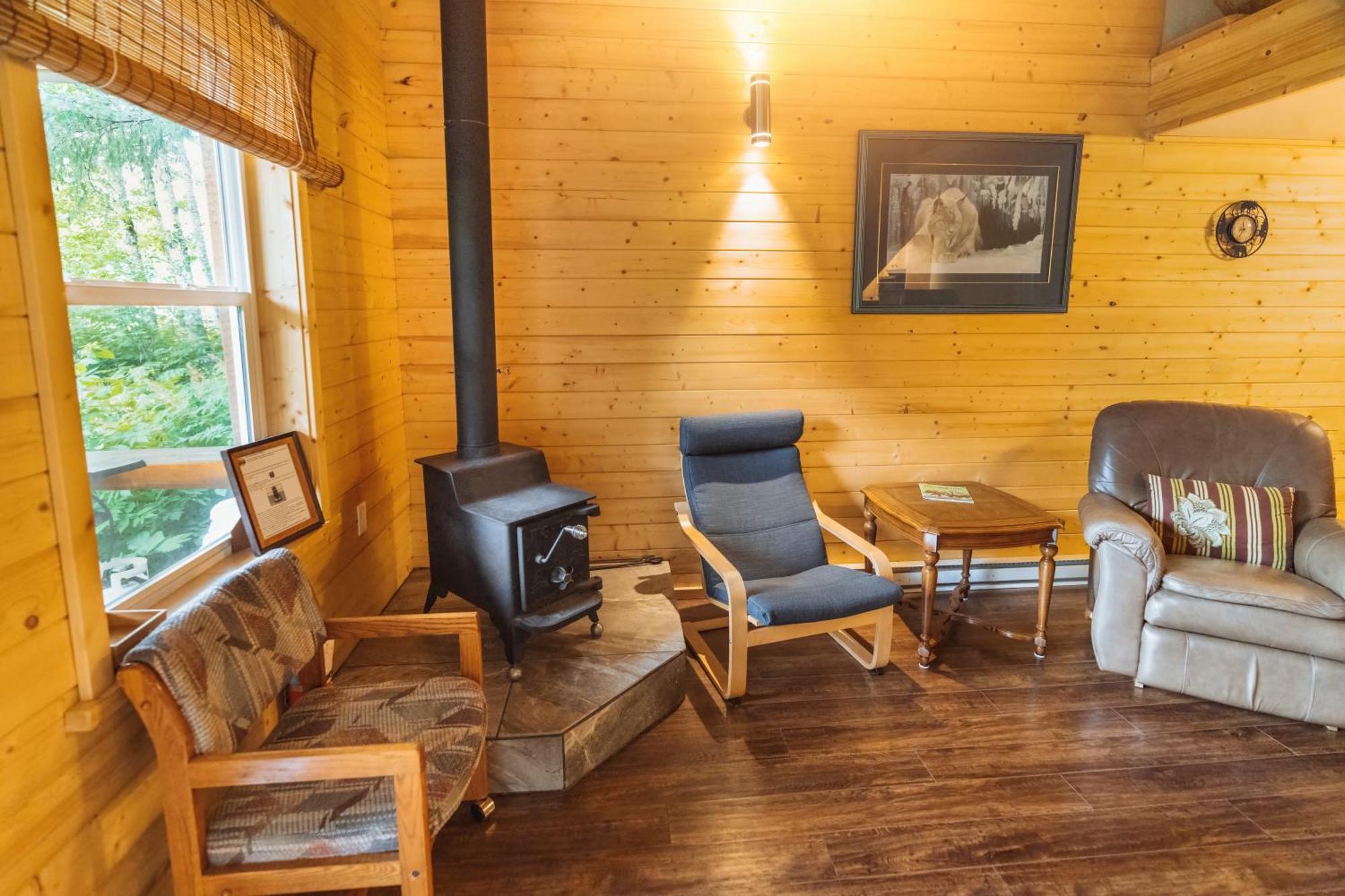 Bella Coola Grizzly Tours And Resort Hagensborg Esterno foto