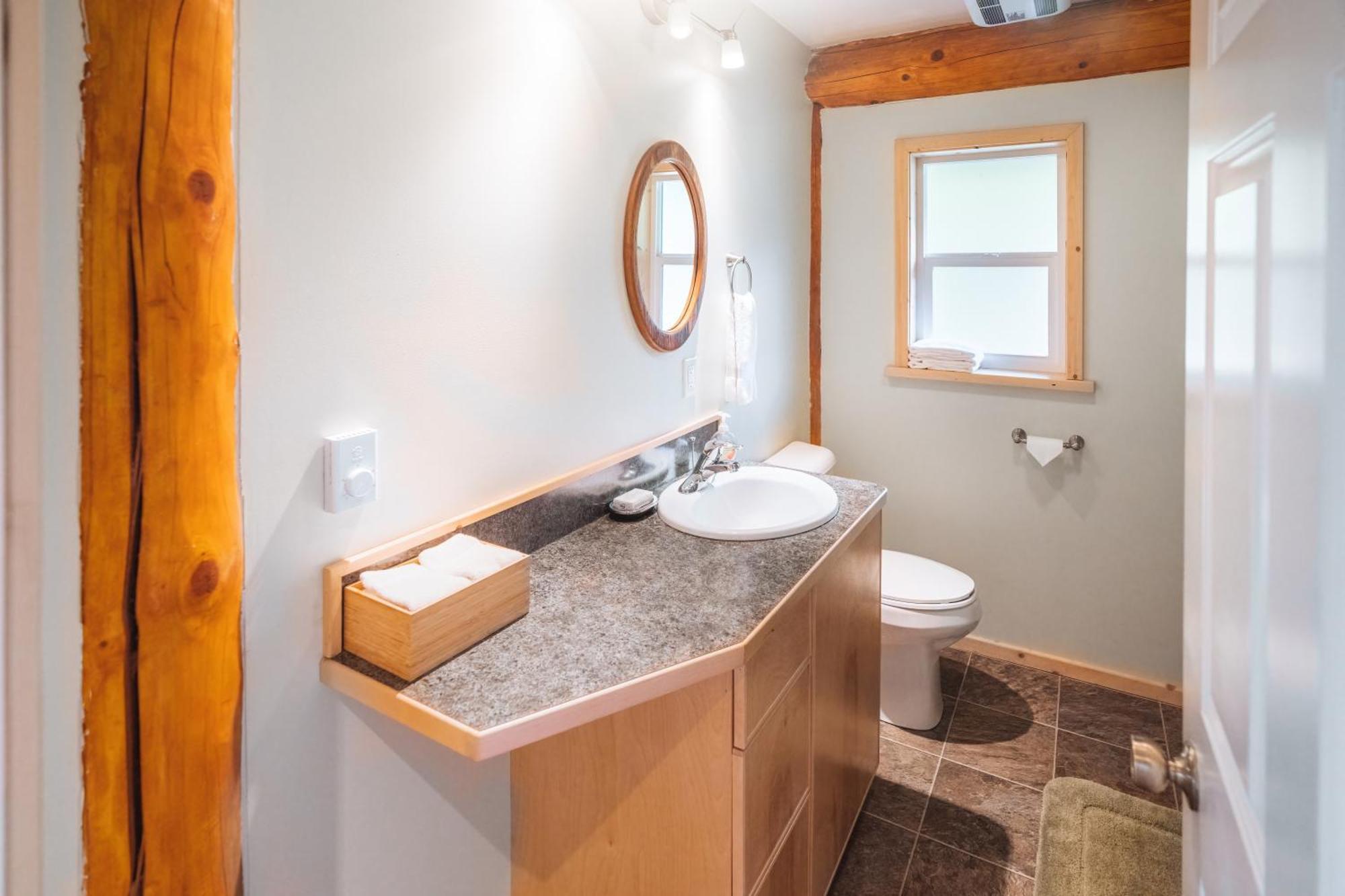 Bella Coola Grizzly Tours And Resort Hagensborg Esterno foto
