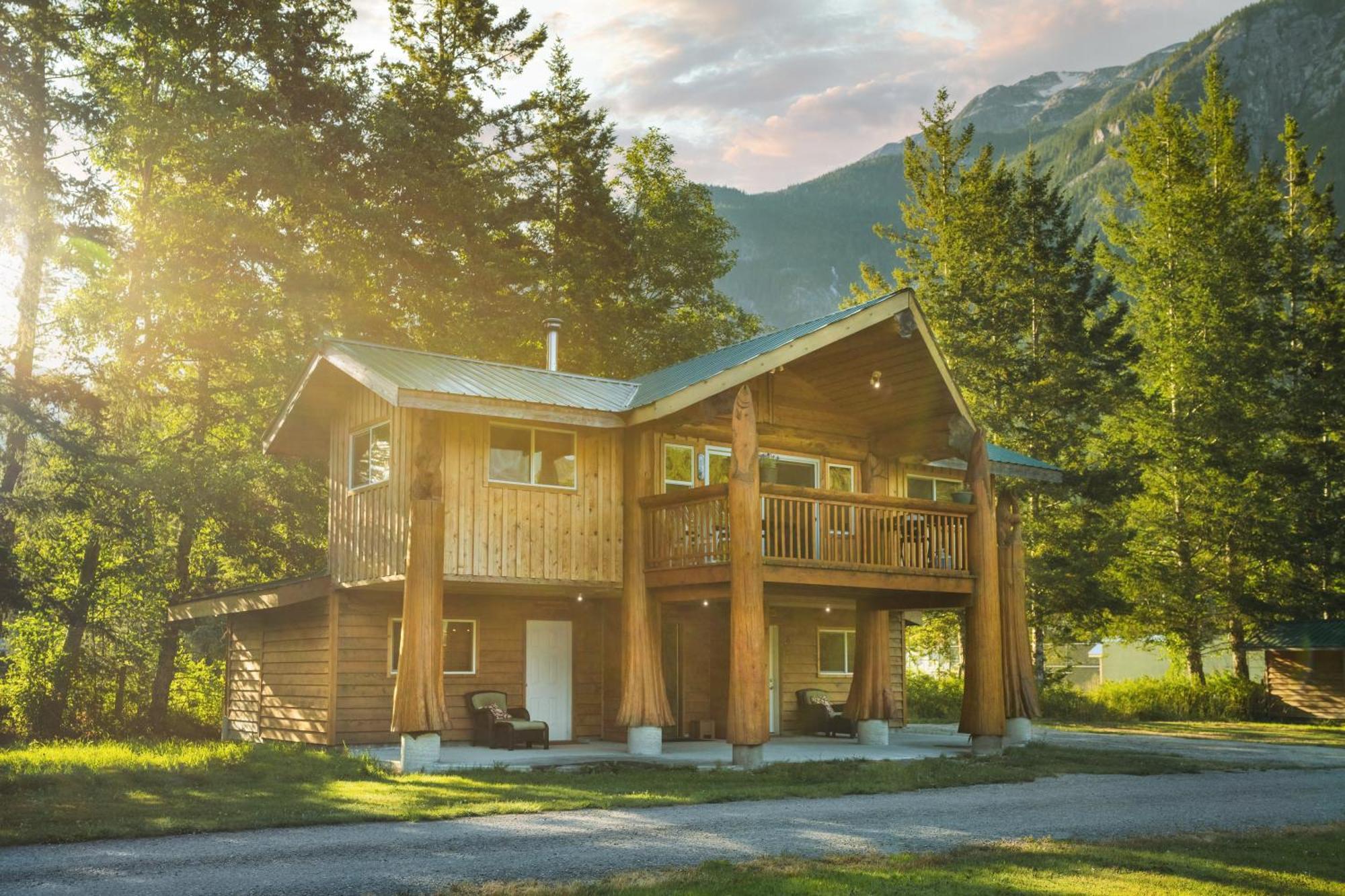 Bella Coola Grizzly Tours And Resort Hagensborg Esterno foto