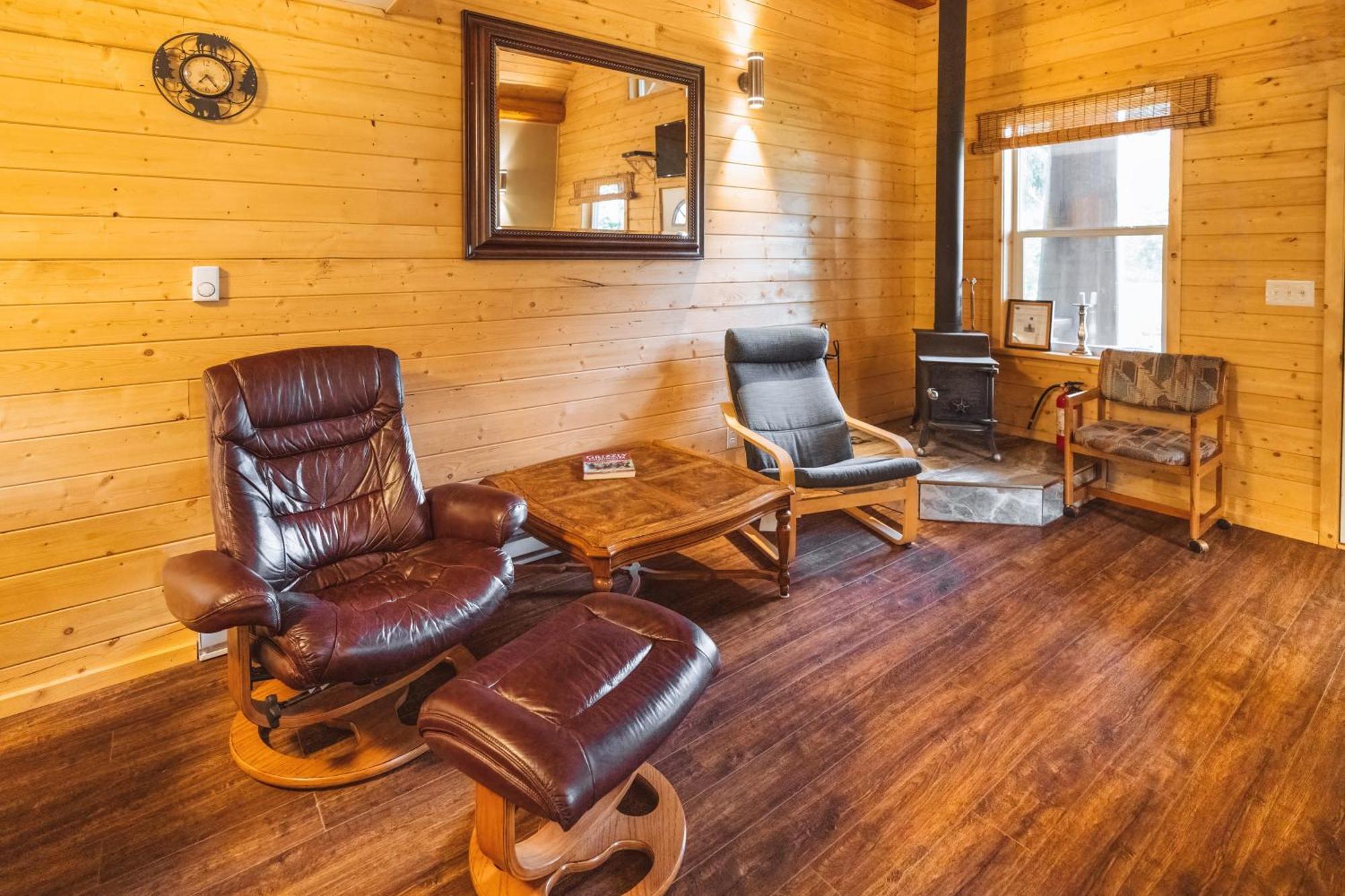Bella Coola Grizzly Tours And Resort Hagensborg Esterno foto