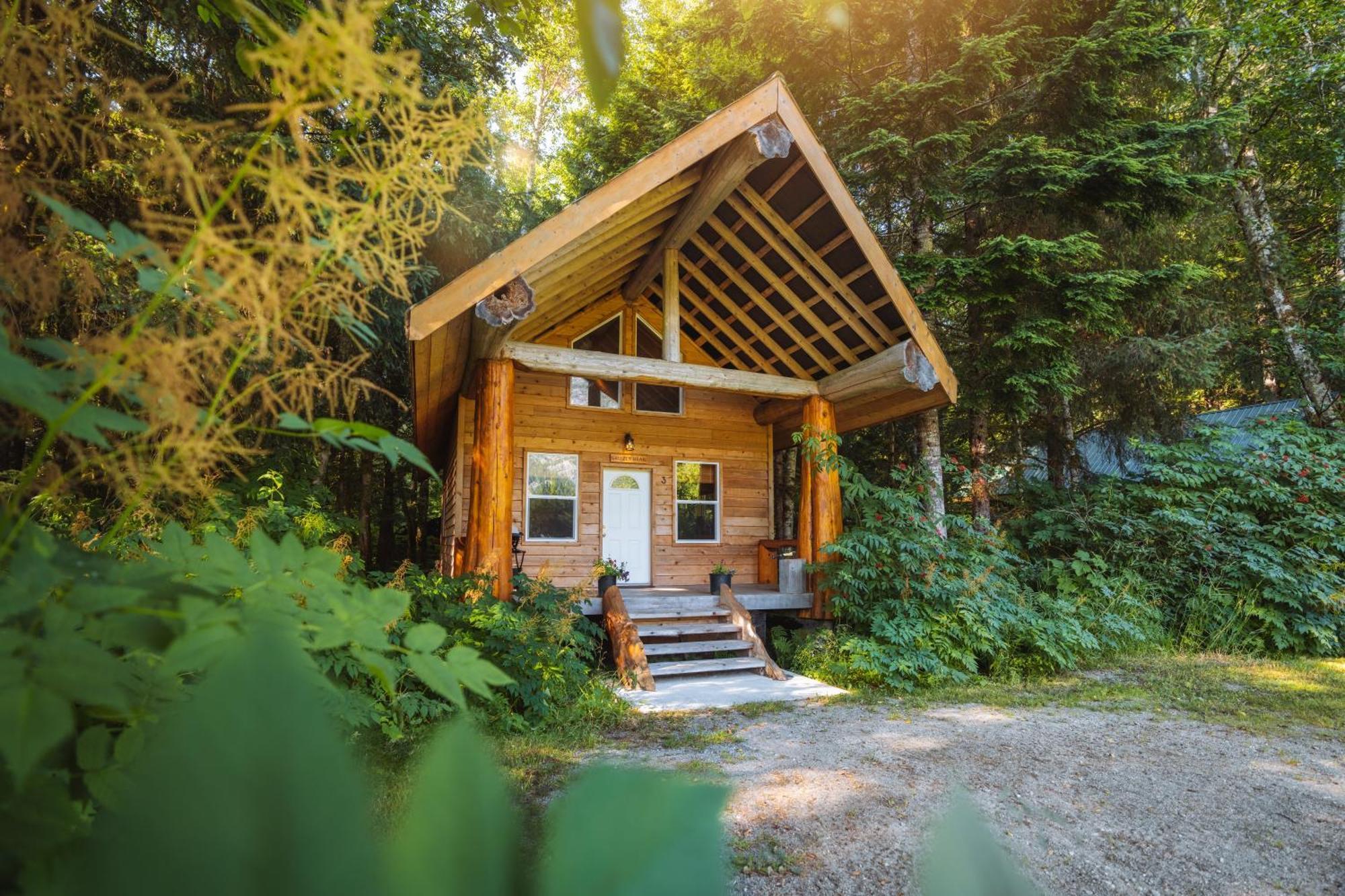 Bella Coola Grizzly Tours And Resort Hagensborg Esterno foto