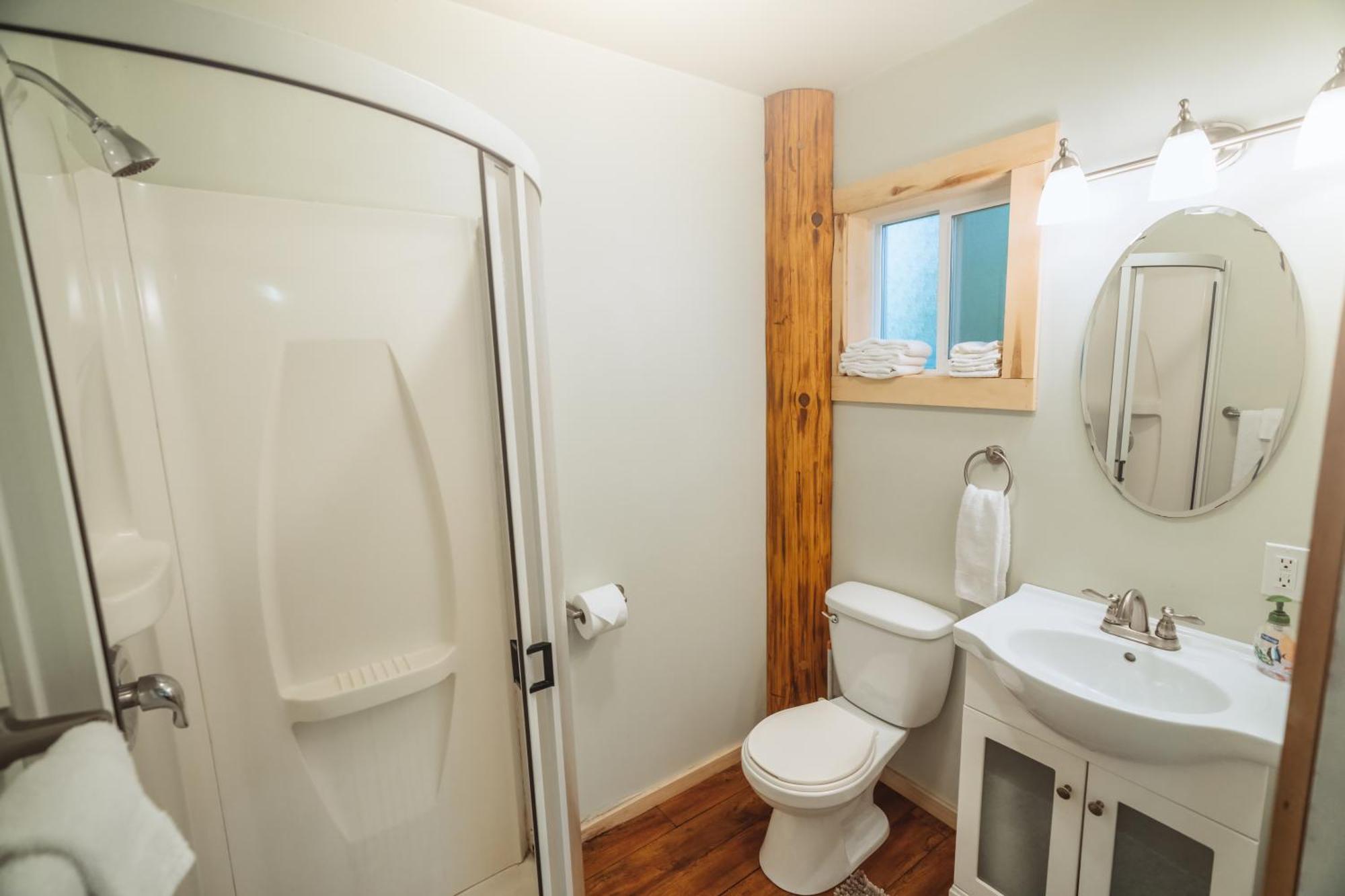 Bella Coola Grizzly Tours And Resort Hagensborg Esterno foto